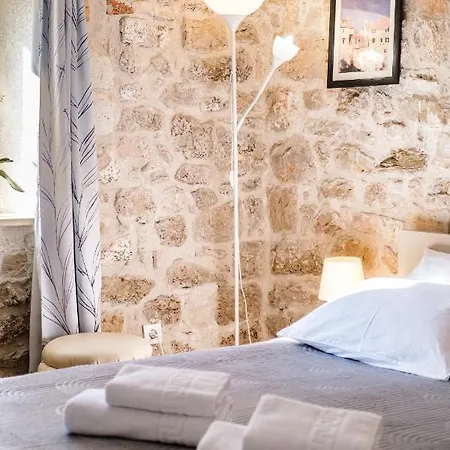 Sv.duje Apartamento *